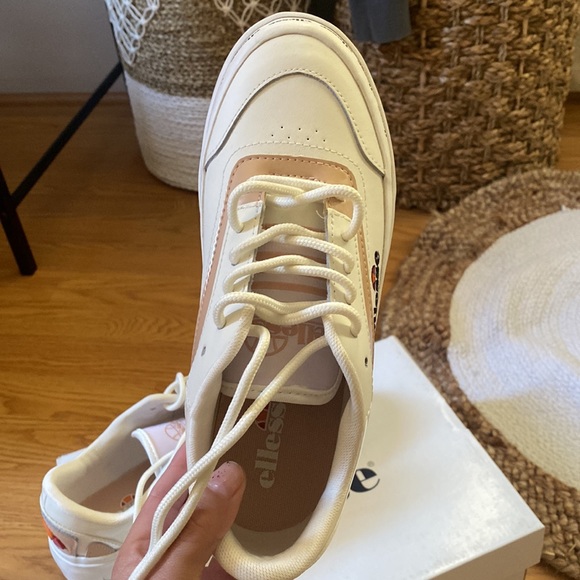 Ellesse | Alzina Trainers Size 5 - Picture 2 of 3